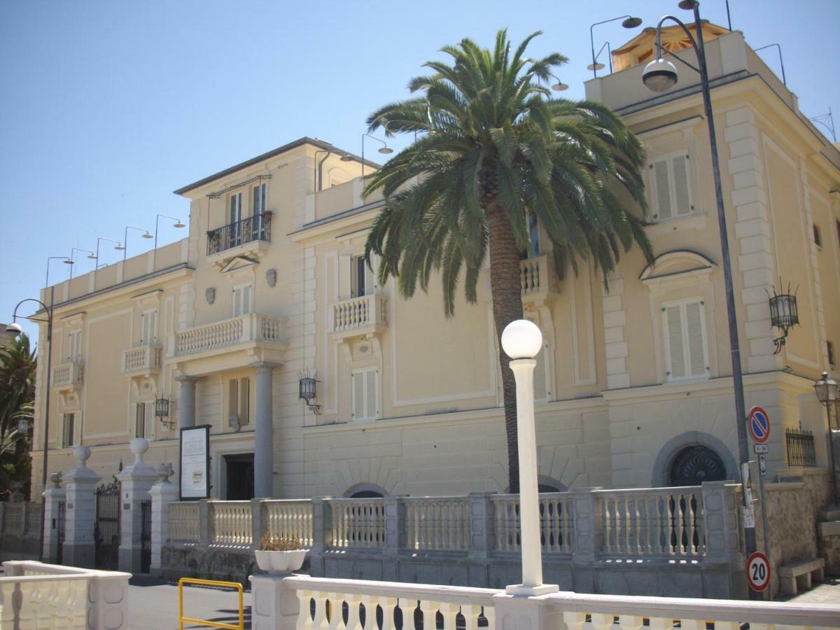 Hotel San Vincenzo Soverato Marina Exterior photo
